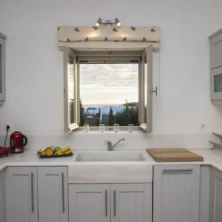 Giorgianna -near With Pool