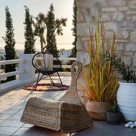 Giorgianna -near With Pool Villa Alikí