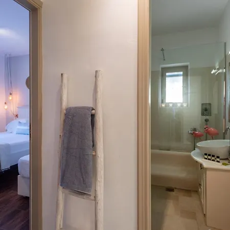 Giorgianna -near With Pool Villa