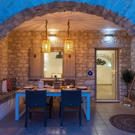 Villa Giorgianna -near With Pool Alikí