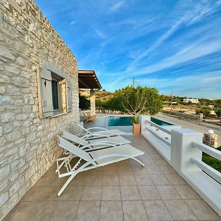 Giorgianna -near With Pool Villa Alikí