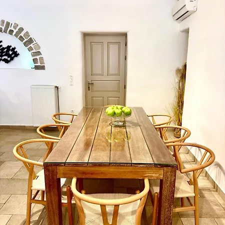 Giorgianna -near With Pool Alikí