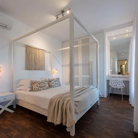 Giorgianna -near With Pool Villa *