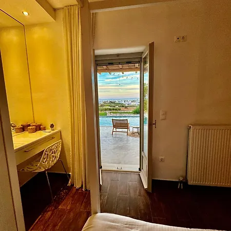 Giorgianna -near With Pool Villa *