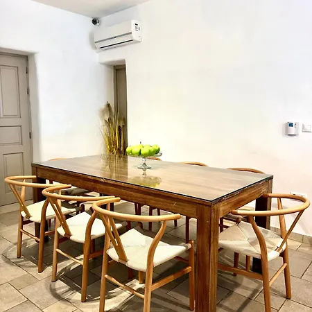 Giorgianna -near With Pool Villa