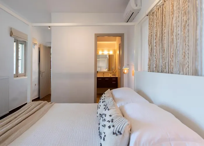 Vakantiehuis Giorgianna -near With Pool